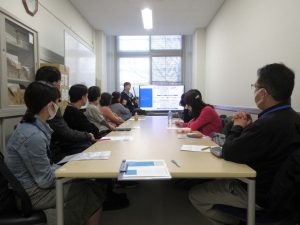 大学分析者の会で技術職員組織の話をするのは初めてのことだったそうで、大変好評でした！
