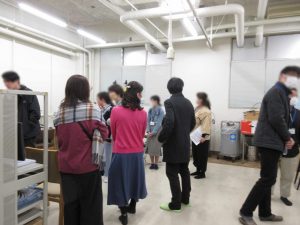 肌寒い日だったので、NMR室の中は快適な温度環境で落ち着きました。